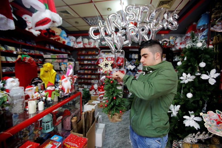 كنيسة المهد تتزين استعدادا للاحتفال بأعياد الميلاد