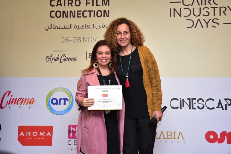 صورة تذكارية للفائزين بجوائز ملتقى القاهرة