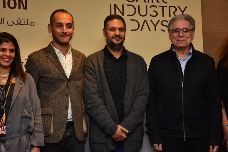 صورة تذكارية للفائزين بجوائز ملتقى القاهرة