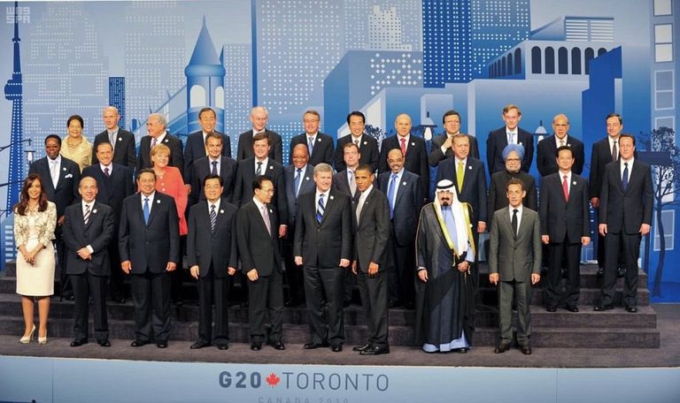 الملك عبدالله خلال مشاركته في أول قمة لمجموعة العشرين بكندا عام 2008