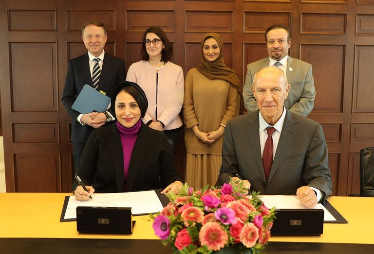 صورة تجمع مسؤولي "كلمات لتمكين الأطفال" ومنظمة الملكية الفكرية