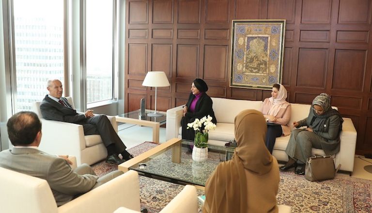 صورة تجمع مسؤولي "كلمات لتمكين الأطفال" ومنظمة الملكية الفكرية