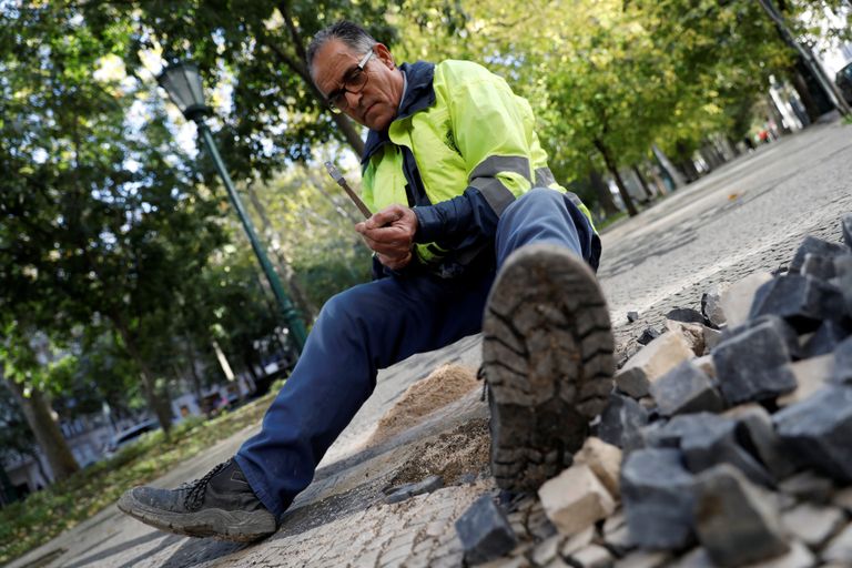 الرصافون في البرتغال يخشون اندثار تقليد عمره قرون