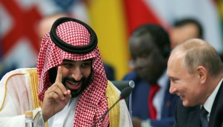 الأمير محمد بن سلمان متحدثا مع بوتين في اجتماع القمة الأمير محمد بن سلمان والرئيس الصيني