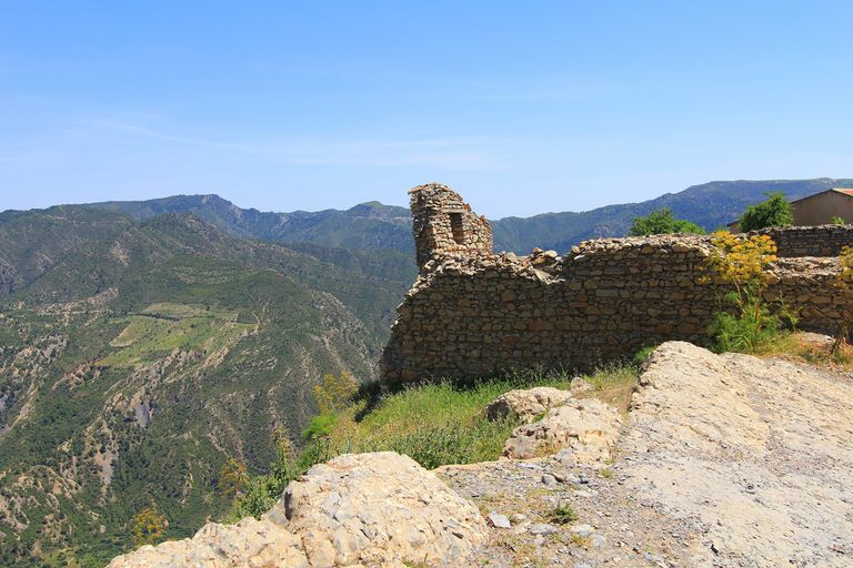 قرية كوكو الجبلية مدخل قرية كوكو في الجزائر