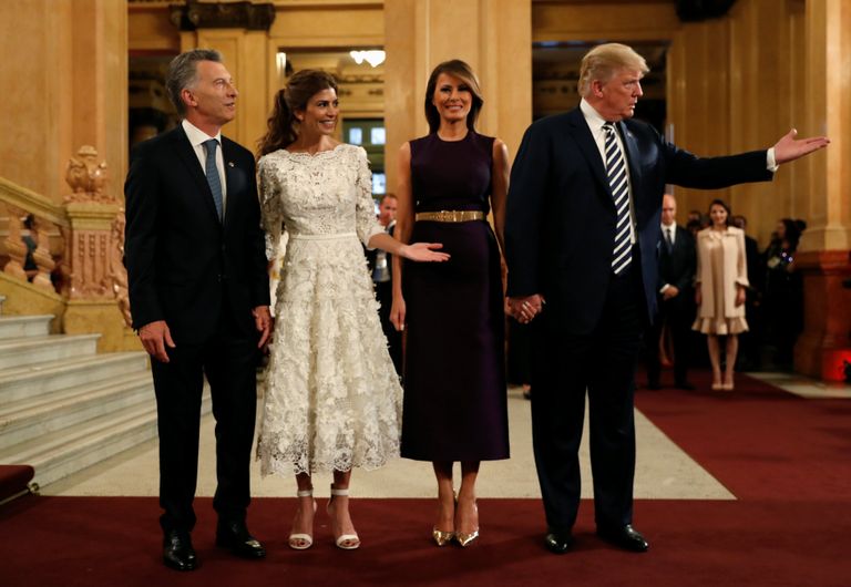 صورة من التلفزيون الأرجنتيني لحضور محمد بن سلمان العرض المسرحي