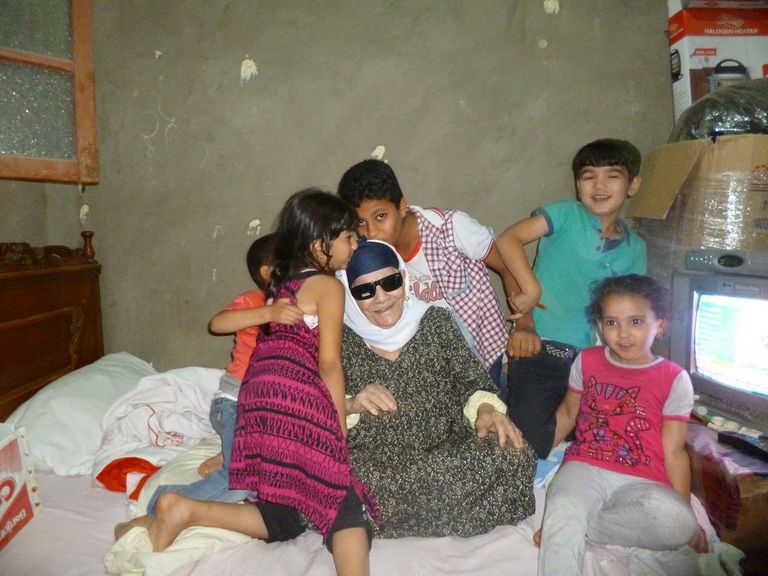 الرئيس المصري عبدالفتاح السيسي مع الحاجة زينب الملاح