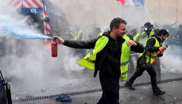 من احتجاجات "السترات الصفراء" بفرنسا