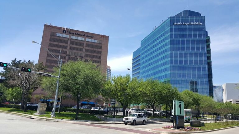 مبنى الشيخ زايد لعلاج السرطان في أمريكا المغفور له الشيخ زايد بن سلطان آل نهيان