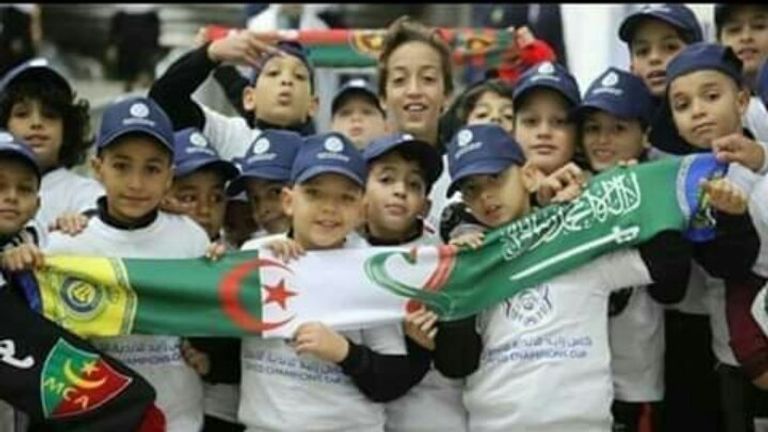 صور على مواقع التواصل الاجتماعي في الجزائر ولي العهد السعودي محمد بن سلمان