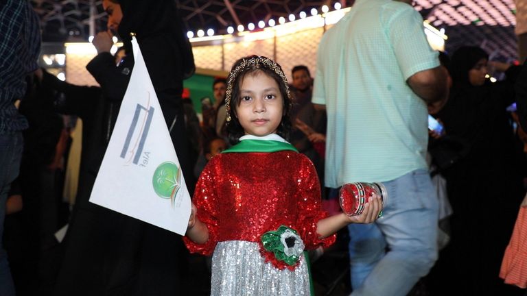 طلاب سعوديون يشاركون في احتفالات اليوم الوطني الإماراتي الـ47