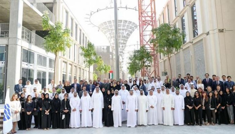 الشيخ محمد بن راشد يطلع على سير العمل في إكسبو 2020 دبي