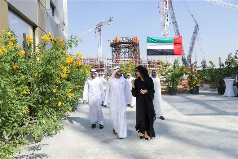 الشيخ محمد بن راشد يطلع على سير العمل في إكسبو 2020 دبي