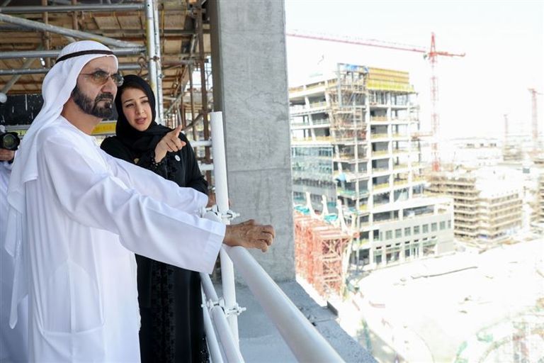 الشيخ محمد بن راشد يطلع على سير العمل في إكسبو 2020 دبي