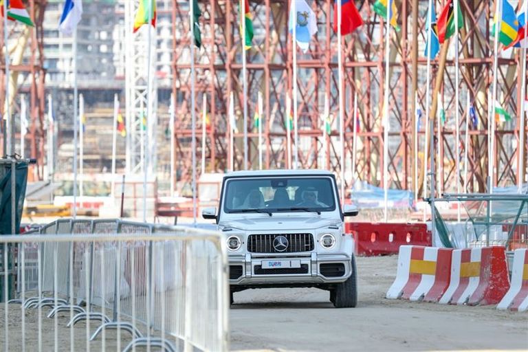 الشيخ محمد بن راشد يطلع على سير العمل في إكسبو 2020 دبي