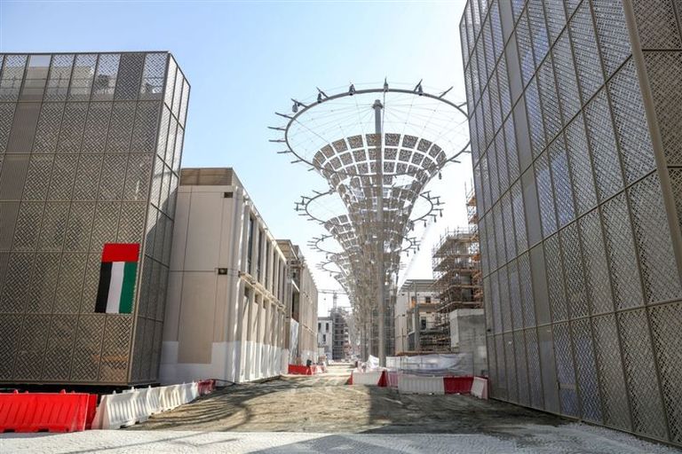 الشيخ محمد بن راشد يطلع على سير العمل في إكسبو 2020 دبي