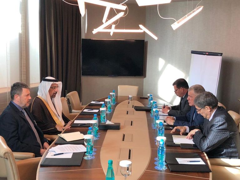 لقاء خالد الفالح مع  نظيره الجزائري مصطفى قيطوني المهندس خالد الفالح وزير الطاقة السعودي مع نظيره الجزائري مصطفى قيطوني