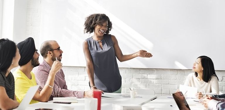 المعاملة السيئة للمدير تحول الموظف لقائد استثنائي - صورة أرشيفية