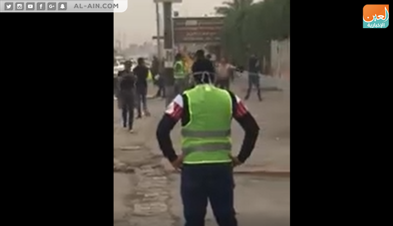 محتجون يرتدون الستراء الصفراء في البصرة جانب من احتجاجات البصرة