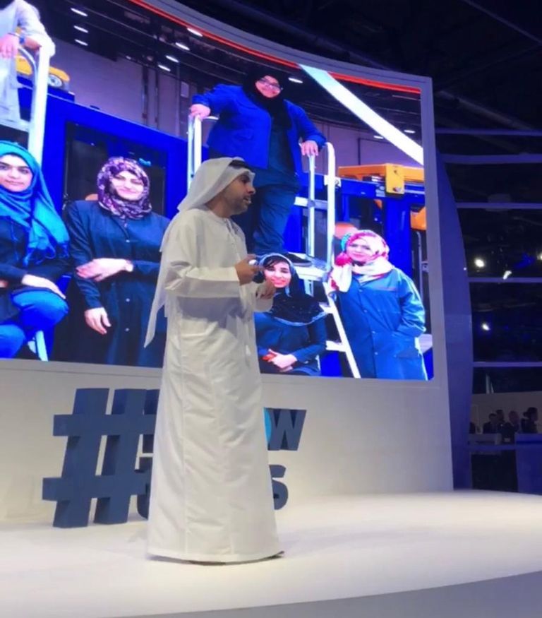 بدر العلماء خلال جلسته بقمة المعرفة