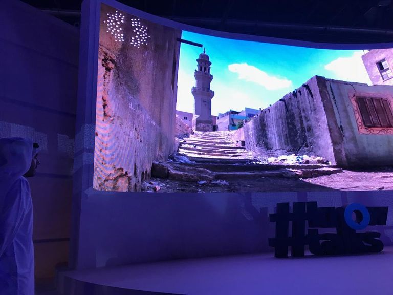 بدر العلماء خلال جلسته بقمة المعرفة