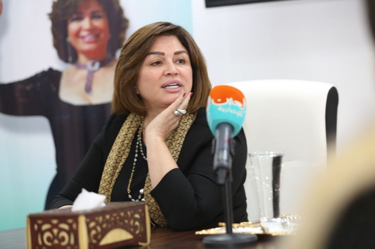 الممثلة المصرية إلهام شاهين خلال ندوة 