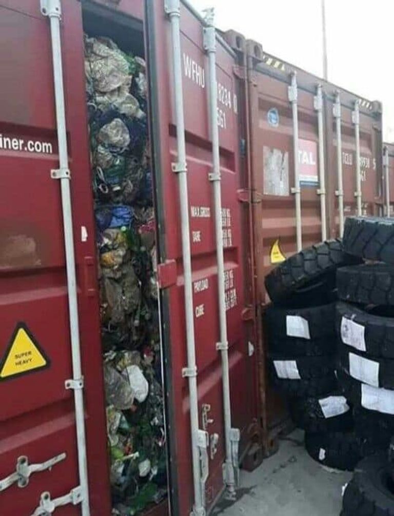 حجز 17 حاوية قمامة بميناء بجاية شرق الجزائر حجز 17 حاوية قمامة بميناء بجاية شرق الجزائر