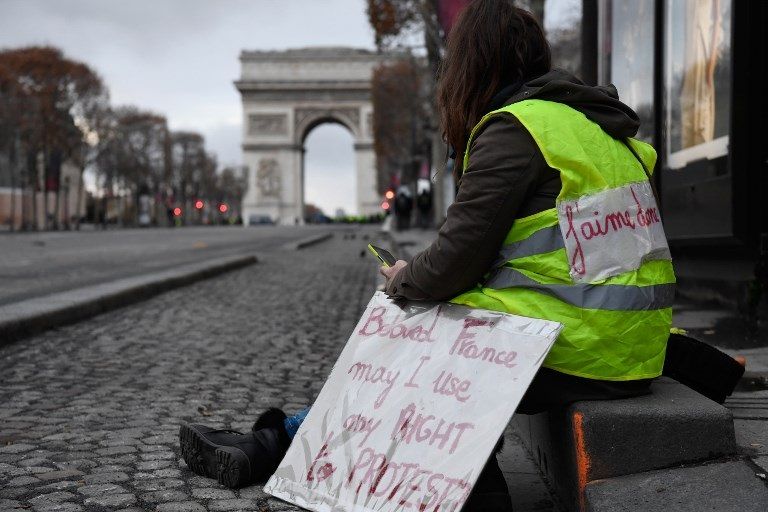 متظاهرو "السترات الصفراء" يتوافدون على أماكن الاحتجاجات