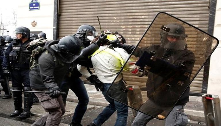 صدامات بين الشرطة الفرنسية ومتظاهري 