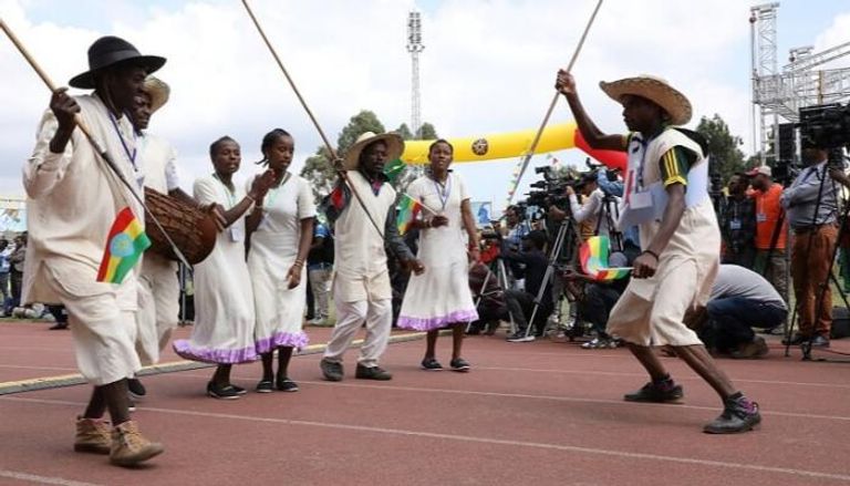 من فعاليات الفرق المشاركة في الاحتفال بيوم الشعوب والقوميات الإثيوبي