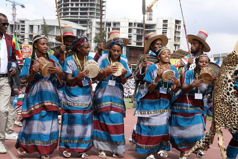 من فعاليات الفرق المشاركة في الاحتفال بيوم الشعوب والقوميات الإثيوبي
