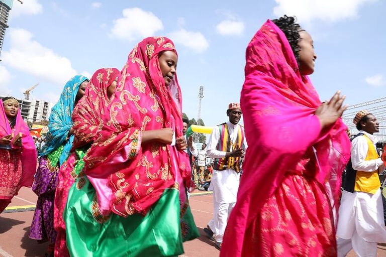 من فعاليات الفرق المشاركة في الاحتفال بيوم الشعوب والقوميات الإثيوبي