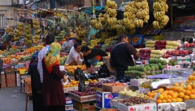 سوق للفاكهة في مصر - أرشيف