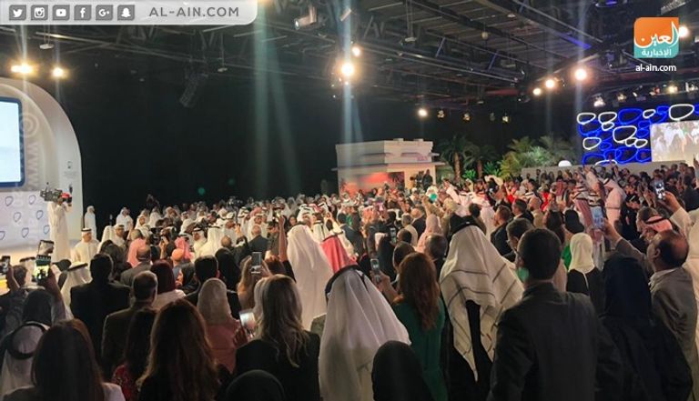 الفائزون في قمة رواد التواصل الاجتماعي بدبي
