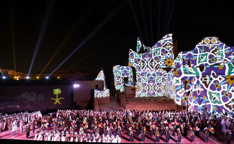 خادم الحرمين يدشن مشروع تطوير حي الطريف بحضور الشيخ محمد بن راشد