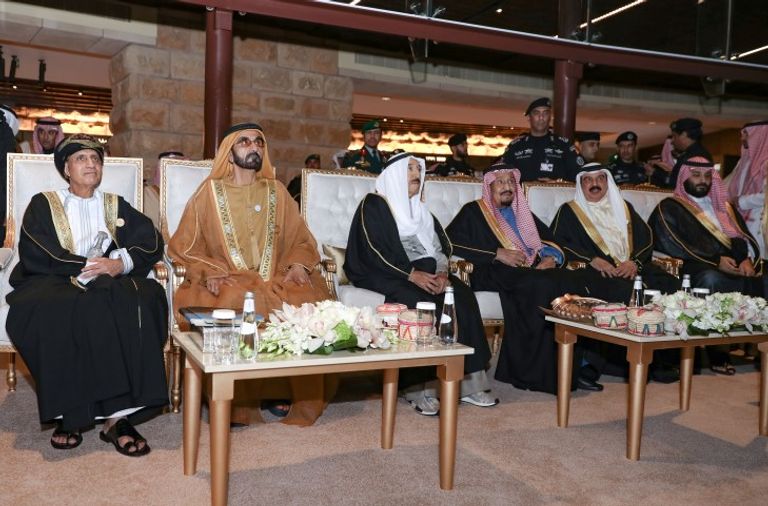 خادم الحرمين يدشن مشروع تطوير حي الطريف بحضور الشيخ محمد بن راشد