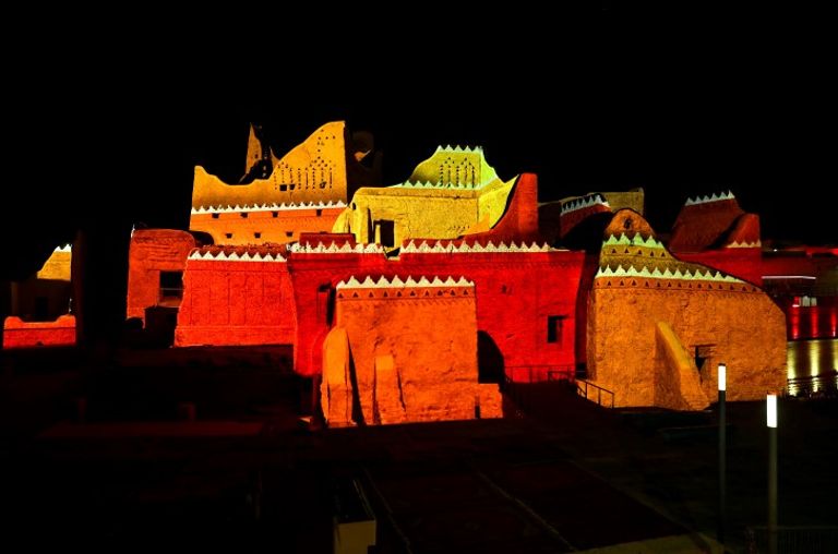 خادم الحرمين يدشن مشروع تطوير حي الطريف بحضور الشيخ محمد بن راشد