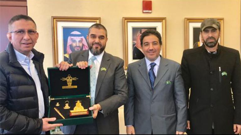 جامعة الملك عبدالعزيز تشارك في ملتقى "قمة الشباب" 