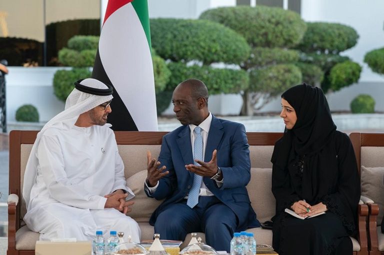 جانب من لقاء الشيخ محمد بن زايد آل نهيان ورئيس وزراء موزمبيق