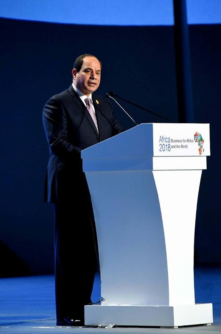 الرئيس المصري أثناء إلقاء كلمته في حفل ختام منتدى أفريقيا