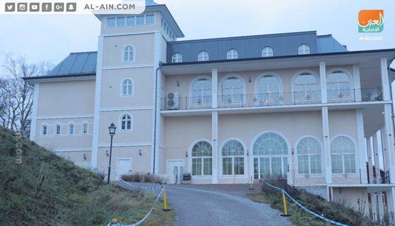 لجنة الأسرى من الوفدين خلال تسليم القوائم