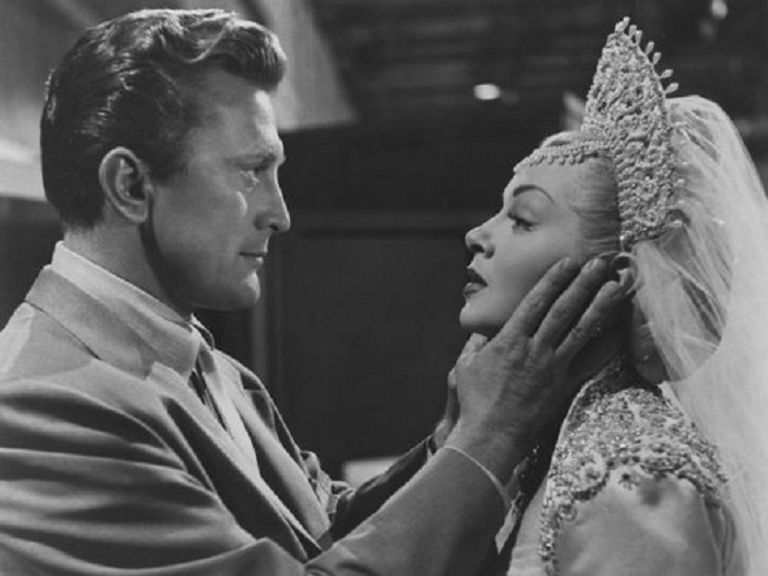 كاثرين زيتا جونز مع كيرك دوجلاس