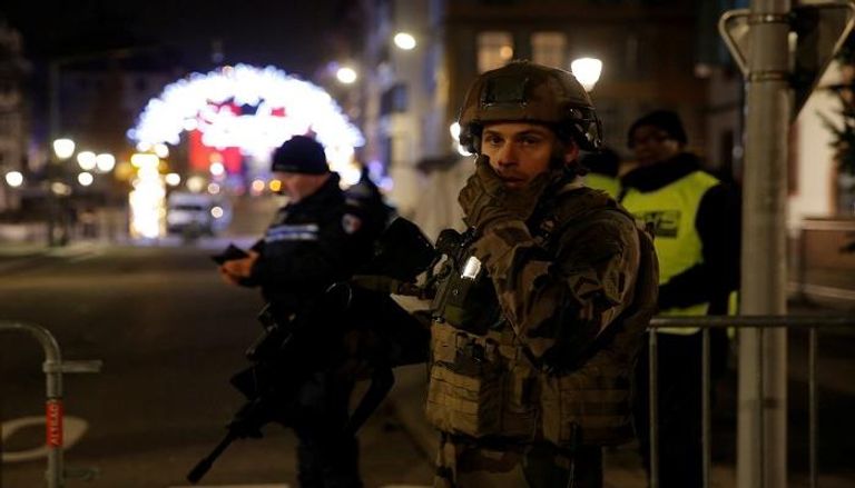 قوات الأمن الفرنسية موجودة في موقع إطلاق النار بستراسبورج - رويترز