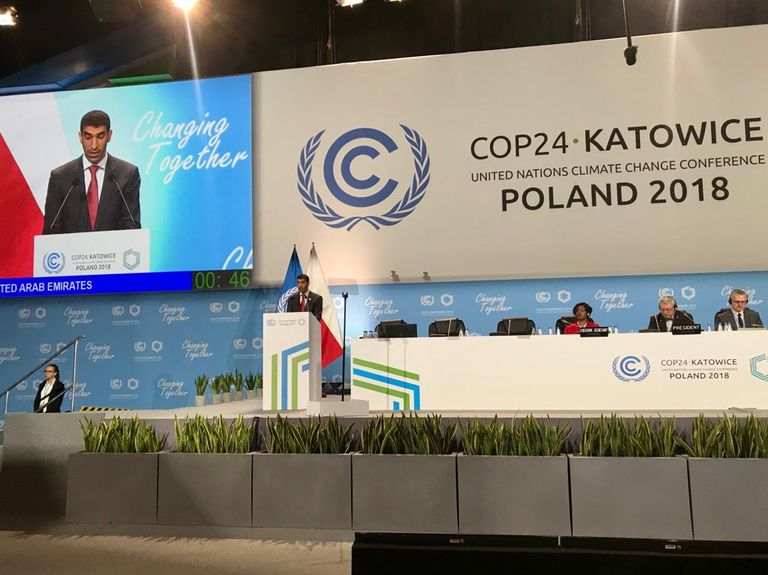 الدكتور ثاني الزيودي وزير التغير المناخي والبيئة الإماراتي مع جوتيريس