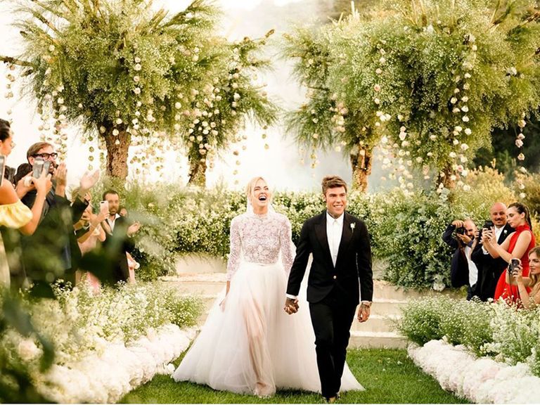 مصممة الأزياء وعريسها بريانكا تشوبرا ارتدت فستان زفاف أسطوريا