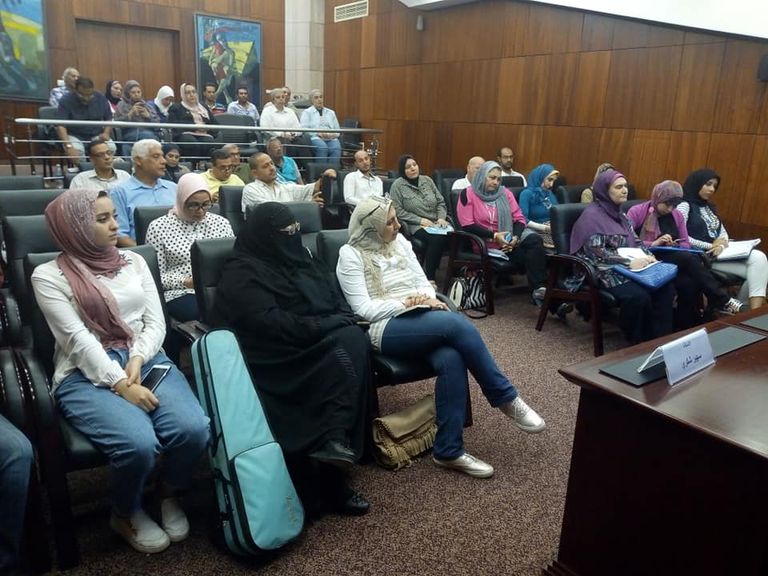 منير عتيبة في إحدى ندوات مختبر السرديات