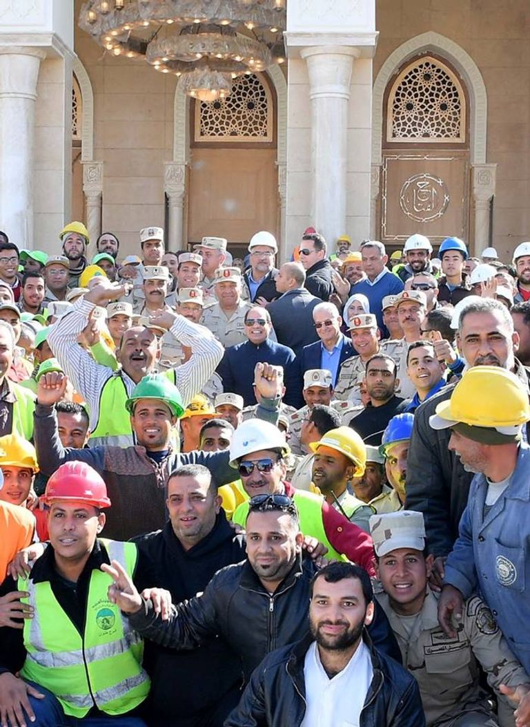 السيسي يتفقد مشروعات العاصمة الإدارية 