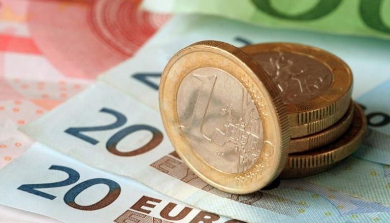 سعر صرف اليورو يرتفع مقابل الدولار