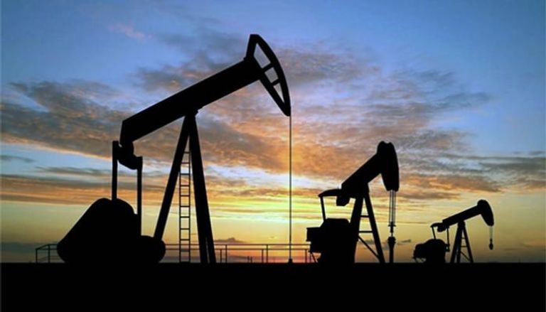 سلطنة عمان تعتزم خفض إنتاج النفط 2%