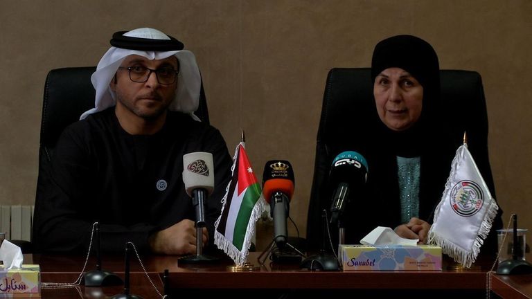 وفد الهلال الأحمر الإماراتي يدعم غارمات الأردن